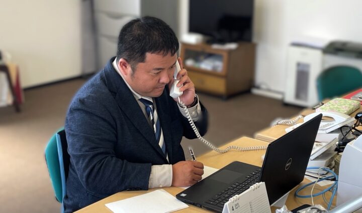 小川金網工業所の写真(電話対応)